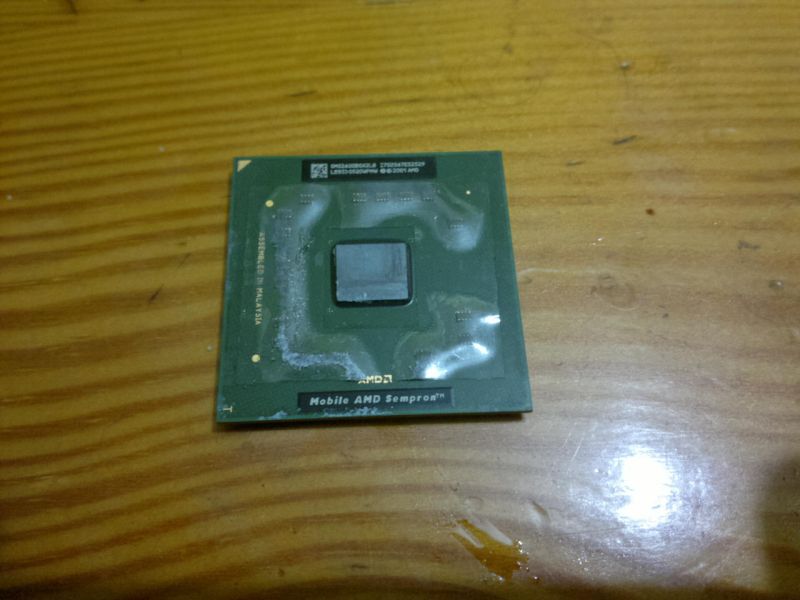 AMD SMS2600B0X2LB Sempron 2600+ Mobile 1.6GHz 754 pin notebook işlemcisi